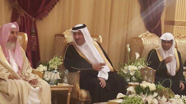 بالصور.. الشيخ المغامسي يحتفل بزواج نجله في حضور أمير المنطقة والمفتي وأئمة الحرمين بالصور.. الشيخ المغامسي يحتفل بزواج نجله في حضور أمير المنطقة والمفتي وأئمة الحرمين