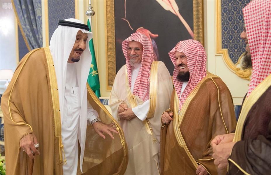 خادم الحرمين الشريفين يستقبل أصحاب السمو الأمراء وأصحاب الفضيلة العلماء