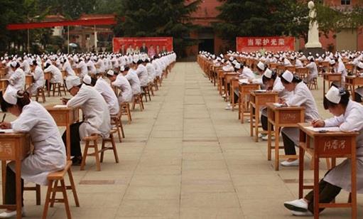 الطالبات الصينيات