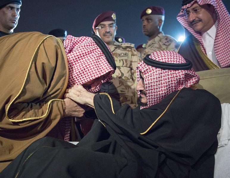 بالصور.. خادم الحرمين يصل الرياض بعد انتهاء جولته الآسيوية  