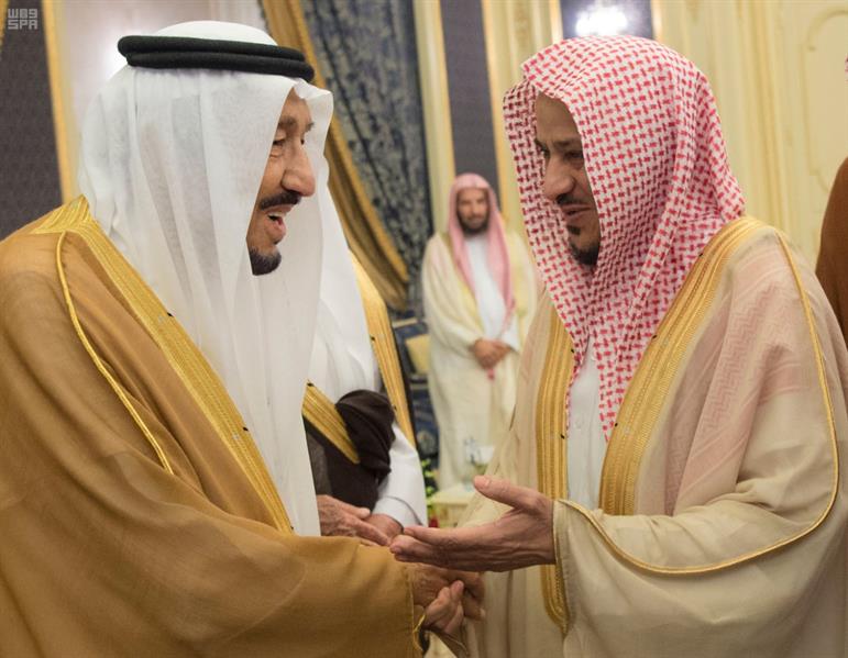 خادم الحرمين الشريفين يستقبل أصحاب السمو الأمراء وأصحاب الفضيلة العلماء
