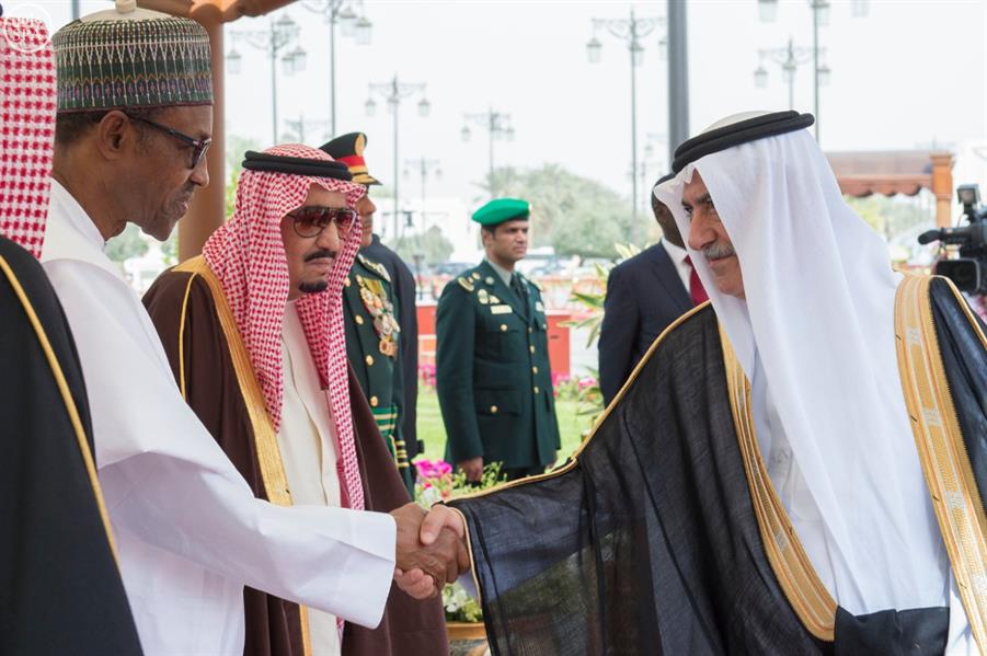 خادم الحرمين يستقبل رئيس جمهورية نيجيريا ويقيم مأدبة غداء تكريماً له خادم الحرمين يستقبل رئيس جمهورية نيجيريا ويقيم مأدبة غداء تكريماً له